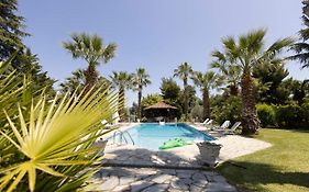Coconut & Vanilla & Pineapple Pool Apartments #Feelslikehome